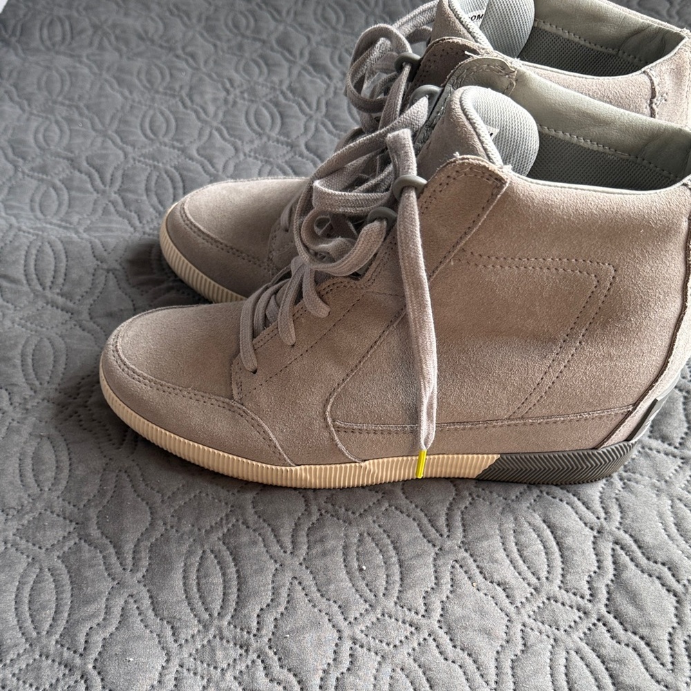 Sorel Light Gray Lace-Up Sneakers - Picture 2 of 7